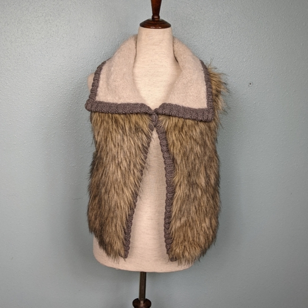Chandi & Lia cable knit and faux fur vest S